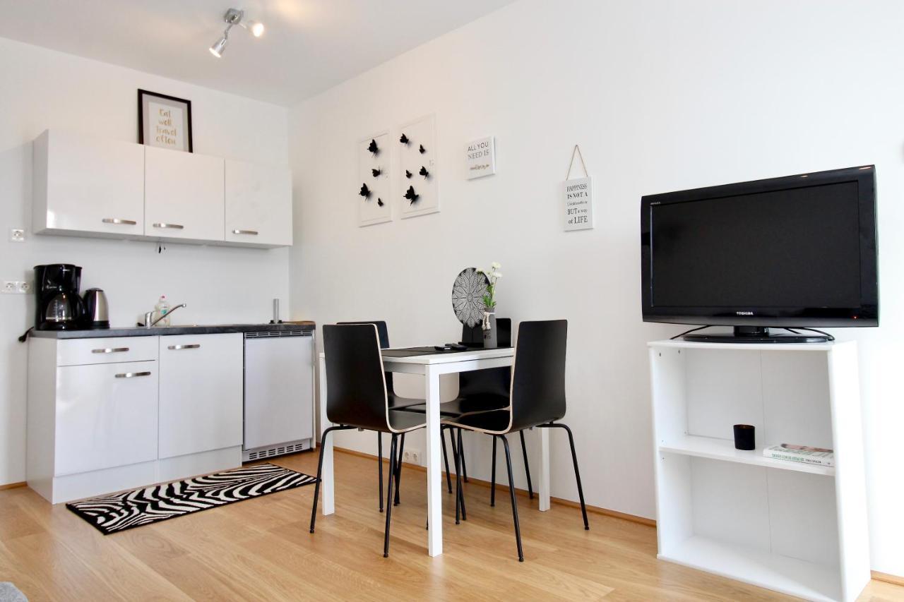Modern Balcony Apartment With Pool Close To Lake In "Donaustadt" Wina Bagian luar foto