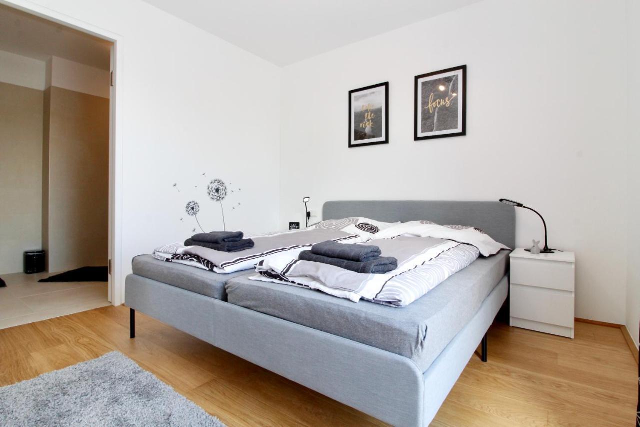 Modern Balcony Apartment With Pool Close To Lake In "Donaustadt" Wina Bagian luar foto