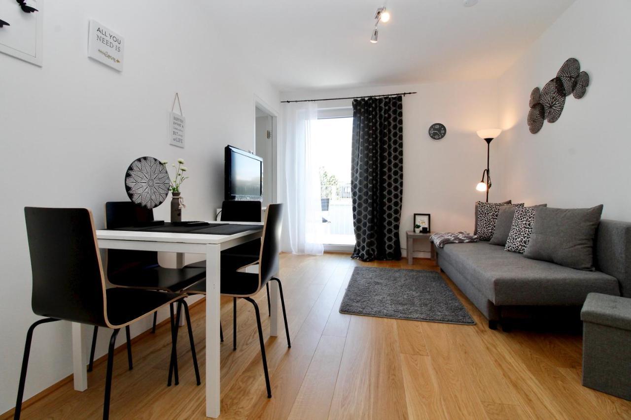 Modern Balcony Apartment With Pool Close To Lake In "Donaustadt" Wina Bagian luar foto