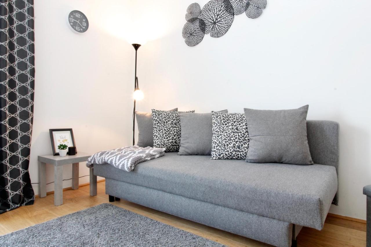 Modern Balcony Apartment With Pool Close To Lake In "Donaustadt" Wina Bagian luar foto