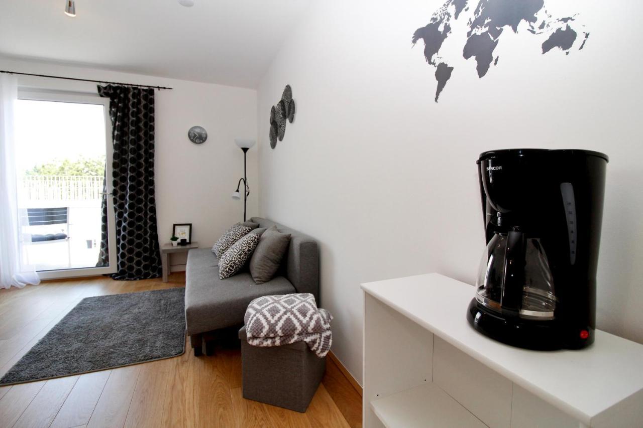 Modern Balcony Apartment With Pool Close To Lake In "Donaustadt" Wina Bagian luar foto