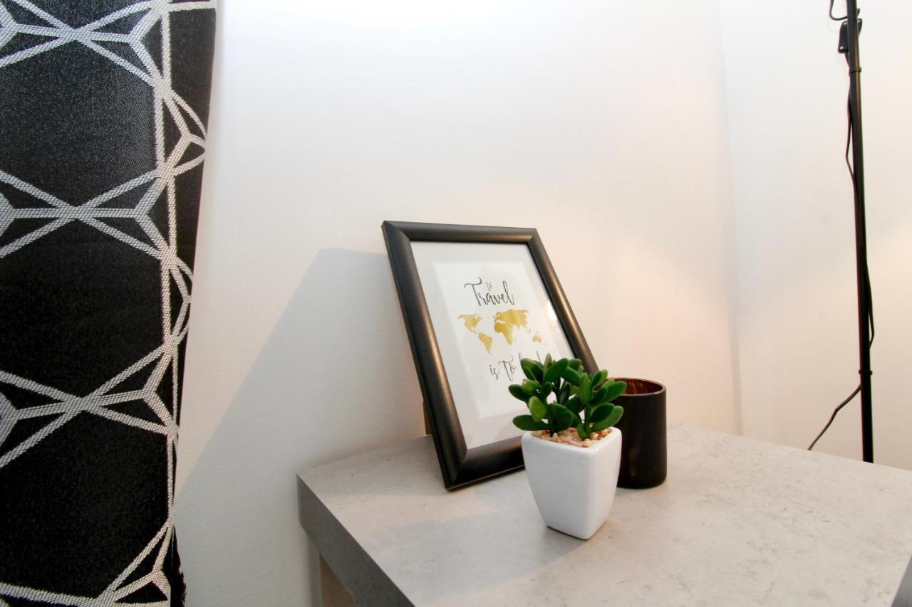 Modern Balcony Apartment With Pool Close To Lake In "Donaustadt" Wina Bagian luar foto